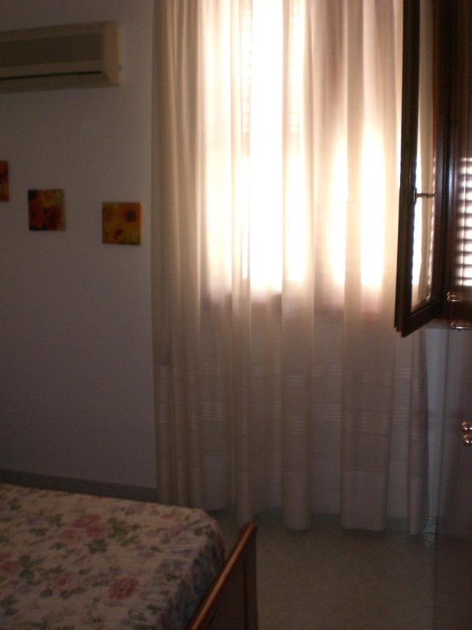 Casa Vacanza Spiaggia Praia Favignana Exteriör bild