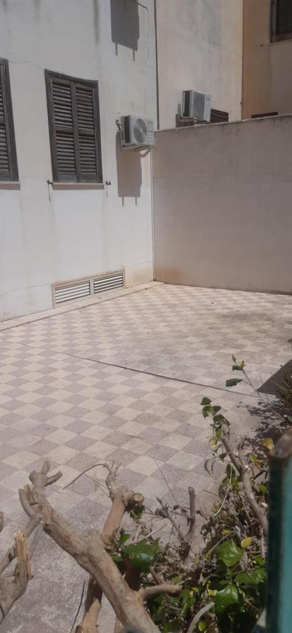 Casa Vacanza Spiaggia Praia Favignana Exteriör bild