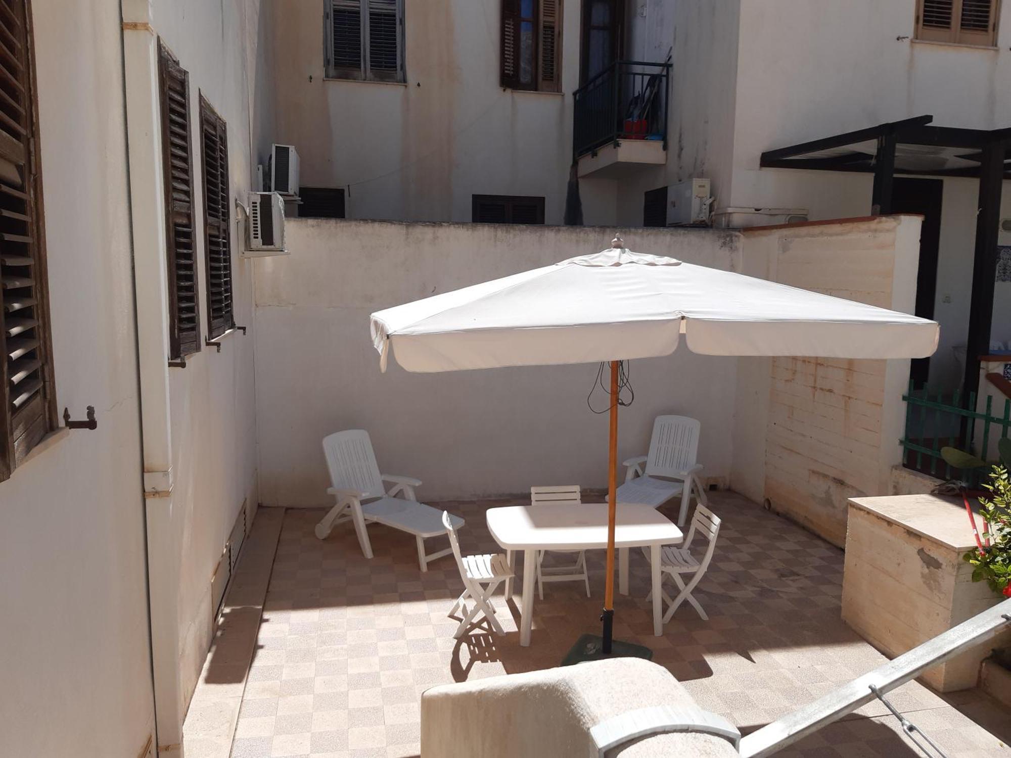 Casa Vacanza Spiaggia Praia Favignana Exteriör bild